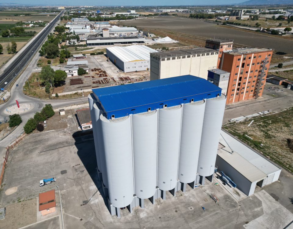 Ristrutturazione e riqualificazione dei silos in c.a. di un molino.
